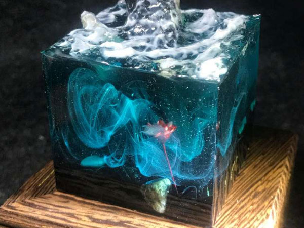 水晶滴膠與樹脂膠有什么關(guān)系，區(qū)別是什么
